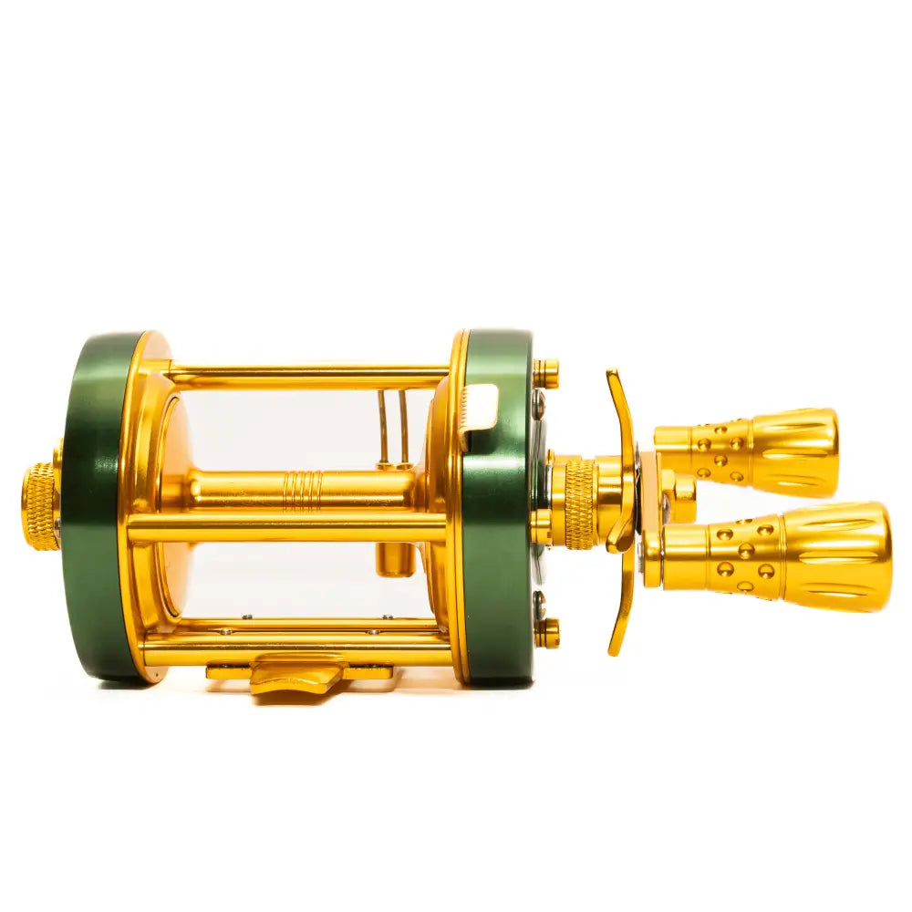 6800 CTS Round Baitcaster Reel | Hand: Right Left - Catfish