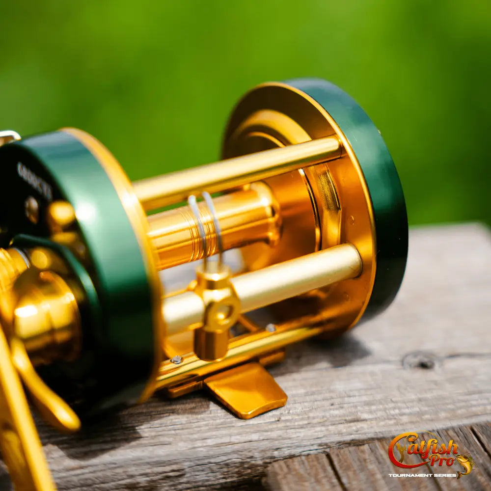 6800 CTS Round Baitcaster Reel | Hand: Right Left - Catfish