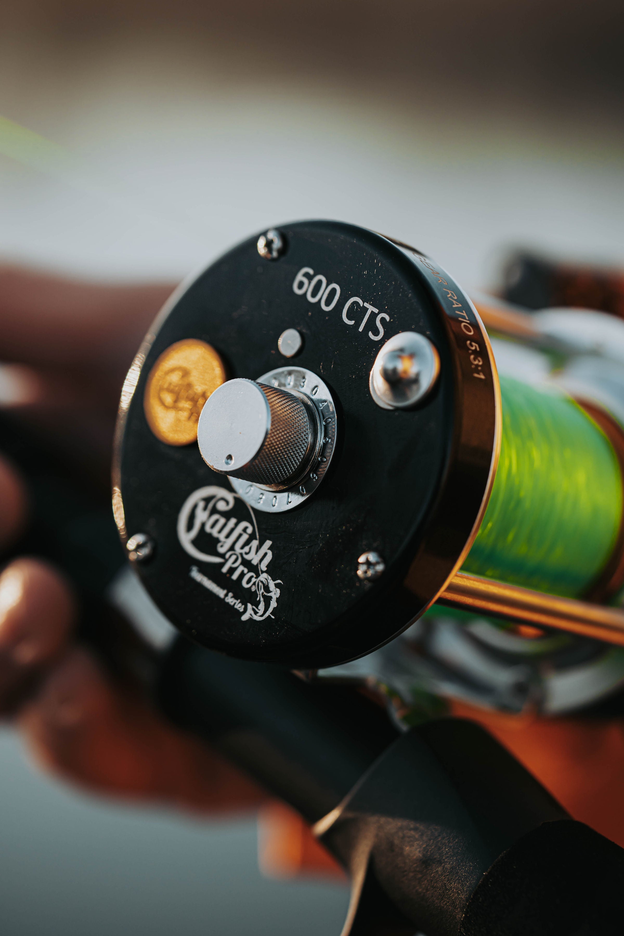 Catfish Pro 600CTS Round Baitcaster Reel Carbon Drag 6 + 1 Bearings