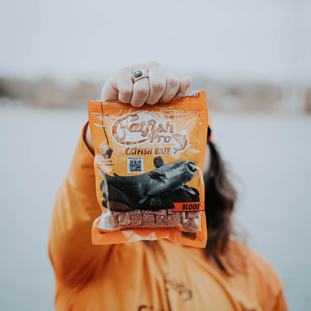 Catfish Pro Blood Worm Bait – Concentrated Natural Oil & Protein Formula