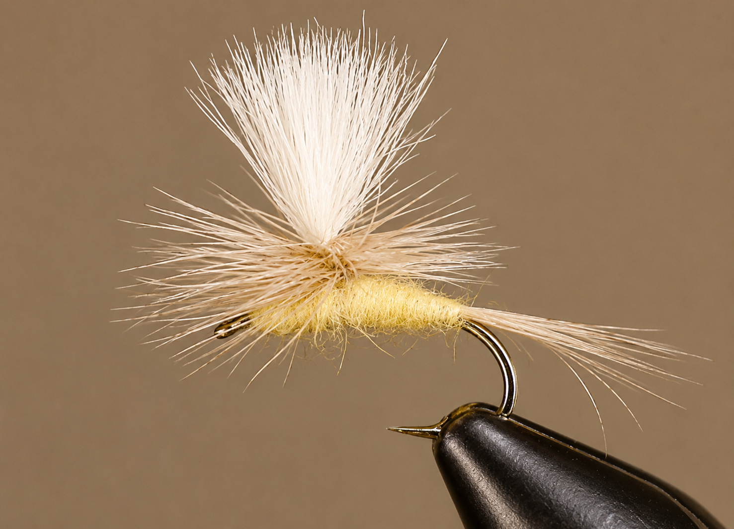 Pale Morning Dun – Parachute | Size: 10 12 14 16 18 20 | Package: 3 Pack Dozen - Artificial Fishing Flies